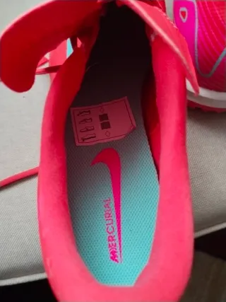 Botas  fútbol sala Nike rosas número 40