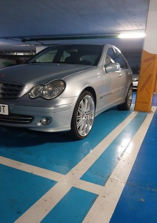 Mercedes-Benz Clase C 2005