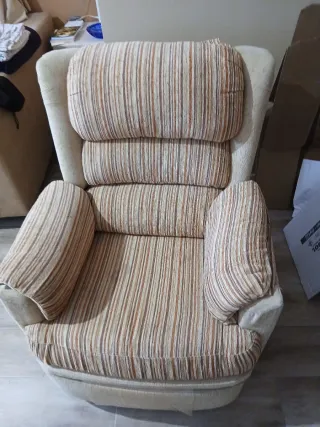 Sillón reclinable automático beige