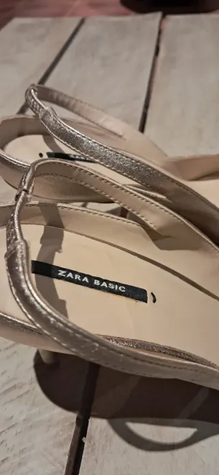 Zapatos tacón Zara dorados T39