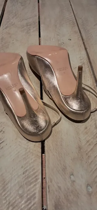 Zapatos tacón Zara dorados T39