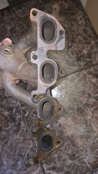 Colector de escape AUA