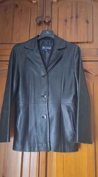 Chaqueta de Piel Negra