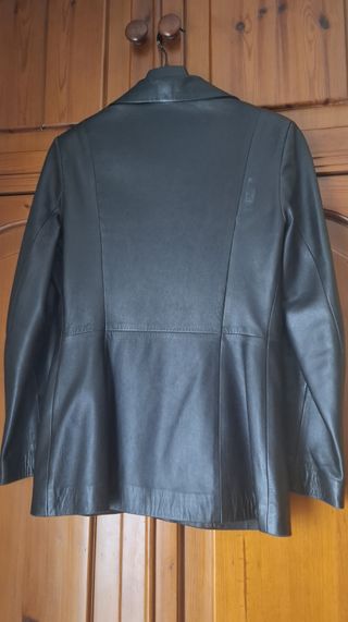 Chaqueta de Piel Negra