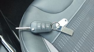 Peugeot 2008 PureTech 110 S&S Allure EAT6 81 kW (110 CV)