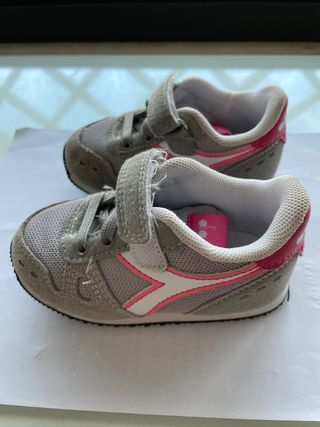 Scarpe bimba Diadora grigie e rosa