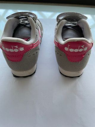 Scarpe bimba Diadora grigie e rosa