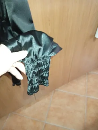 Mono negro satén con cinturón