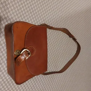 Bolso de cuero marrón