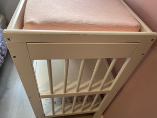 Cambiador de bebé blanco