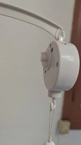 Móvil musical de cuna de la marca Verbaudete.