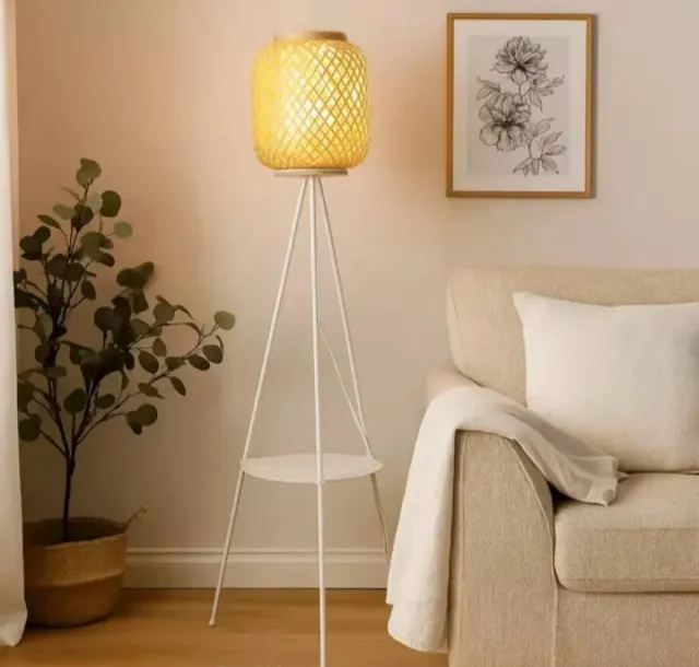 Lámpara de pie bambú con mesita