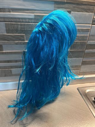 Parrucca sintetica turchese