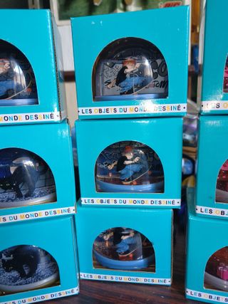 12 BOLAS DE NIEVE FIGURAS GOMA PVC AÑOS 90