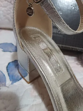 Sandalias Xti Plateadas Tacón