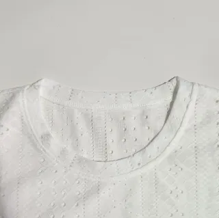 Blusa blanca con bordado