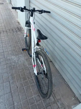 BICICLETA MTB MUJER.