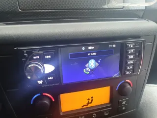 Radio 1 DIN con pantalla