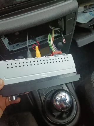 Radio 1 DIN con pantalla