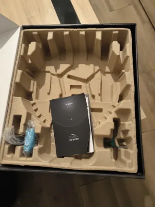 Caja y recambios robot aspirador Cecotec