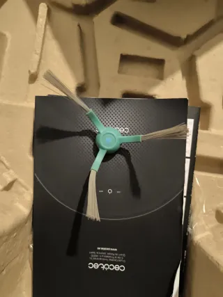 Caja y recambios robot aspirador Cecotec