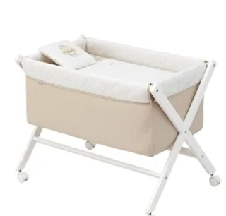 Lote recién nacido: minicuna, cuna viaje y carro.