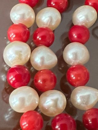 Collar Perlas Río y Coral Natural