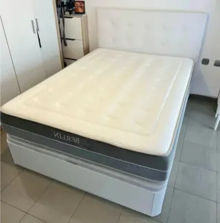 Canapé abatible con colchones