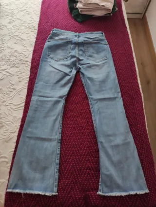 Pantalones vaqueros mujer con flores