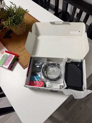 Nintendo Switch + Joy-Con originales