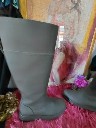 Stivali alti verde militare pastello