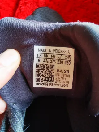 Zapatillas Adidas Negras y Rosas