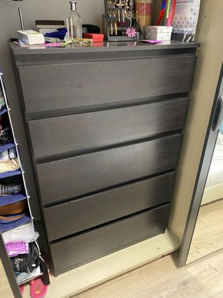 Cómoda KULLEN IKEA oscura