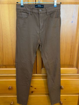 Pantalón Pitillo Marrón Stradivarius Talla 38