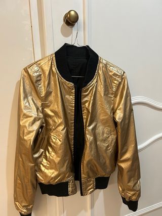 Chaqueta Bomber reversible negra y dorada