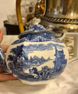 Juego de té inglés antiguo azul y blanco.