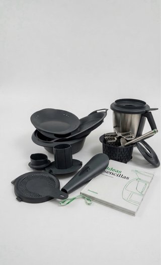 Thermomix TM6 Negra + Accesorios y libro