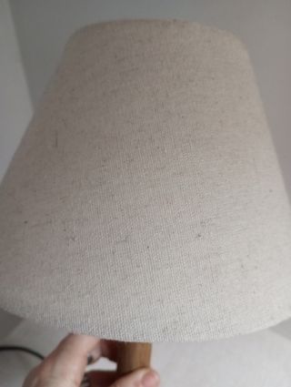 Lámpara de mesa tela y madera