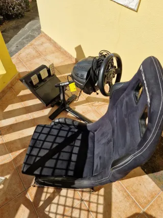 Thrustmaster T300RS GT + Playseat Evolution