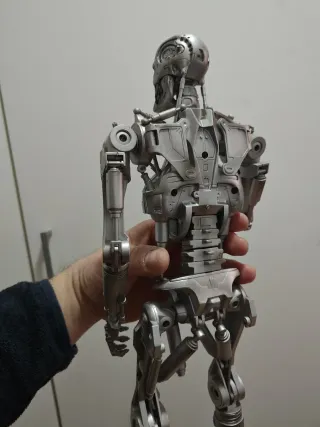 Figura Terminator Neca