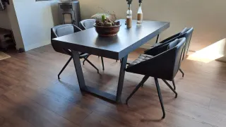 Mesa de comedor y 4 sillas