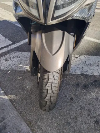 Kymco Xciting 400i Beige, gris, plata