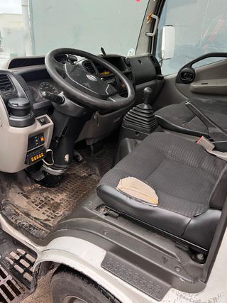 Nissan Cabstar Grúa 2009