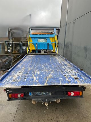 Nissan Cabstar Grúa 2009