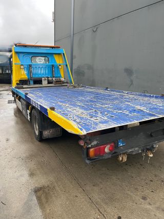 Nissan Cabstar Grúa 2009