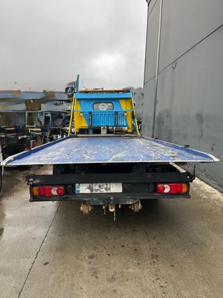 Nissan Cabstar Grúa 2009