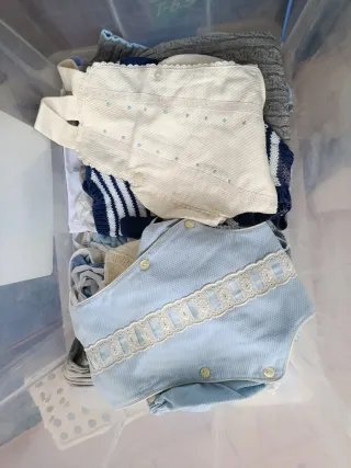 Lote Ropa Bebé y cuna entre 0 y 9 meses