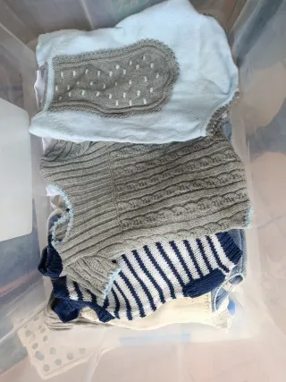 Lote Ropa Bebé y cuna entre 0 y 9 meses