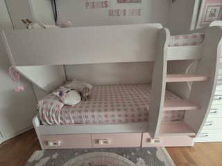 Bonita litera infantil de madera