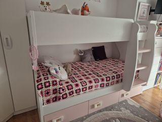 Bonita litera infantil de madera